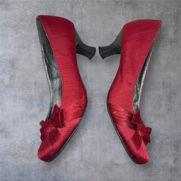 VTG MUDD RED Satin Kitten Heel Pumps Shoes Womens 9.5 Y2K Pin Up  Steampunk GlaM - Picture 5 of 9